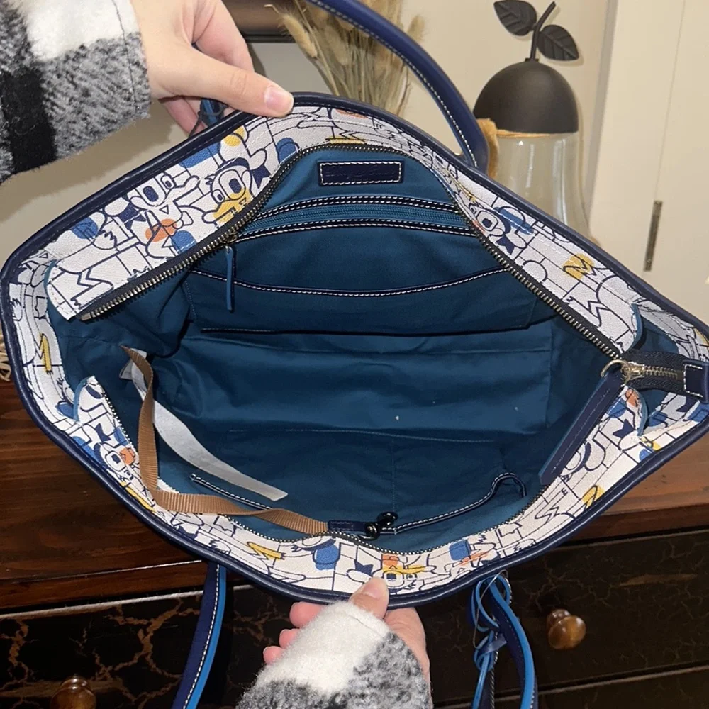 Dooney & Bourke women’s Donald Duck Disney Parks Bag